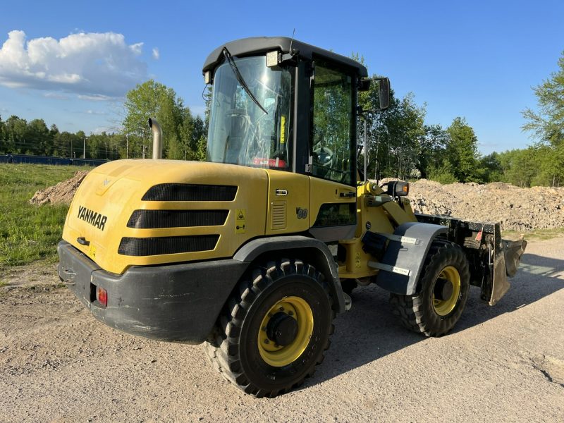 duża kołowa Yanmar Yanmar V80