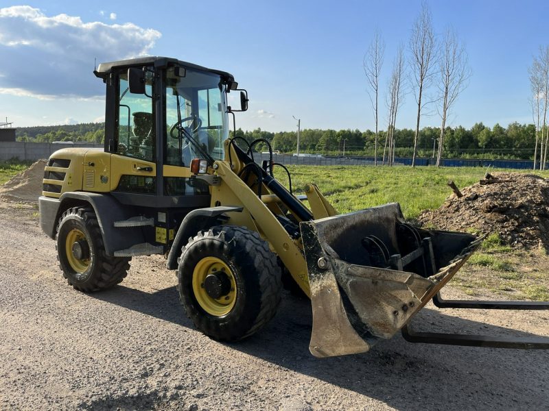duża kołowa Yanmar Yanmar V80