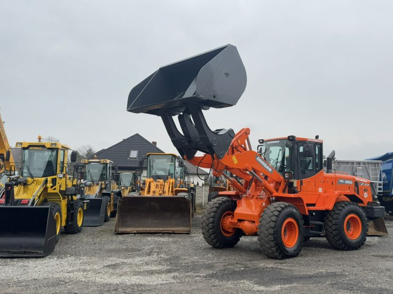 średnia kołowa Doosan DL250 14,5Ton Łyżka Wysokiego Wysypu !!! Zadbana Sprawna Super Stan