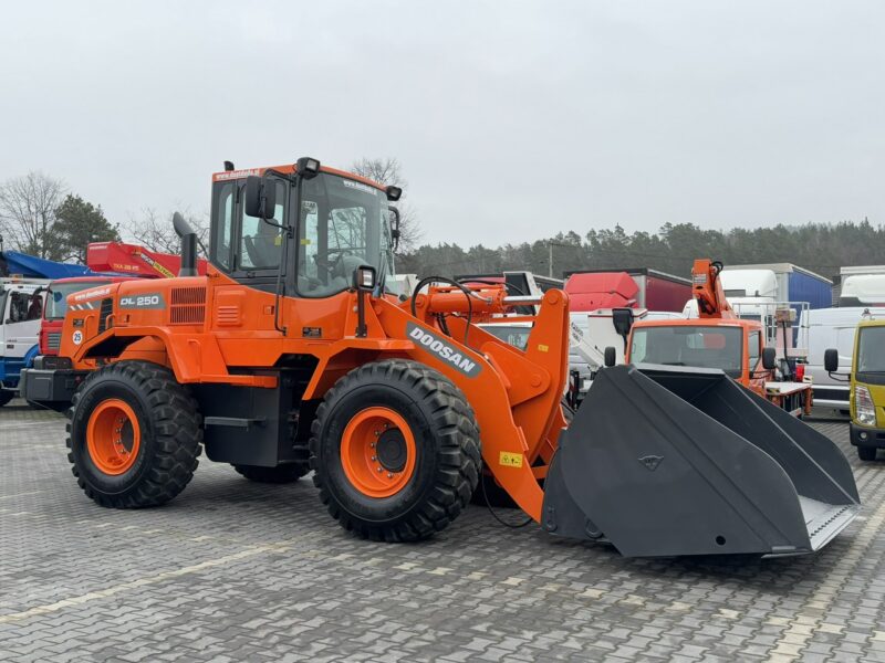 średnia kołowa Doosan DL250 14,5Ton Łyżka Wysokiego Wysypu !!! Zadbana Sprawna Super Stan