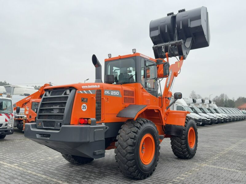 średnia kołowa Doosan DL250 14,5Ton Łyżka Wysokiego Wysypu !!! Zadbana Sprawna Super Stan