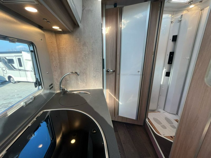 samochody kempingowe Laika EcoVip L 3009 Od ręki-Piękna Laika dla 4 osób! Korzyść 129.000 PLN! Kraków