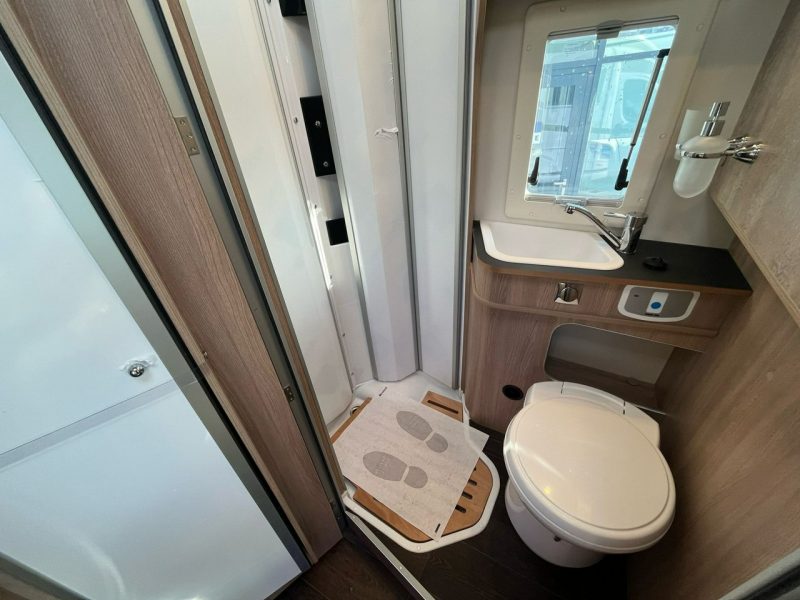 samochody kempingowe Laika EcoVip L 3009 Od ręki-Piękna Laika dla 4 osób! Korzyść 129.000 PLN! Kraków