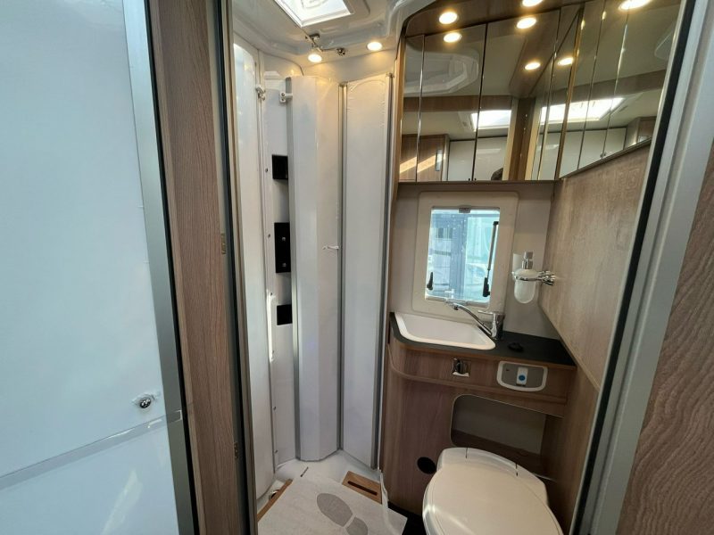 samochody kempingowe Laika EcoVip L 3009 Od ręki-Piękna Laika dla 4 osób! Korzyść 129.000 PLN! Kraków
