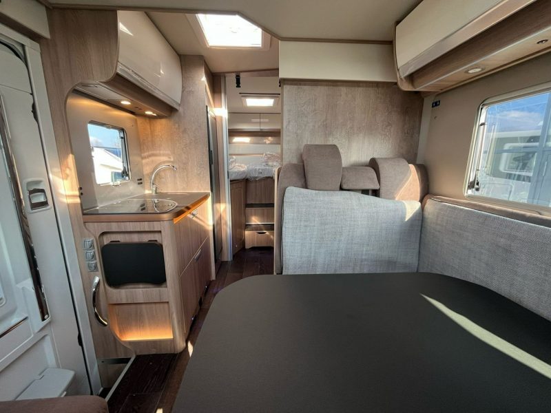 samochody kempingowe Laika EcoVip L 3009 Od ręki-Piękna Laika dla 4 osób! Korzyść 129.000 PLN! Kraków