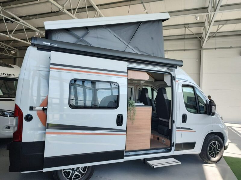 samochody kempingowe Weinsberg CaraBus 540 MQ Campervan dla 4 os. z dachem sypialnym pop up! 5,5m