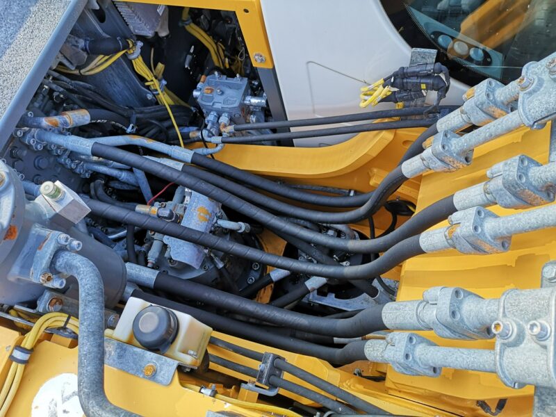 gąsienicowa Liebherr R922 LC Pełna Opcja 2019 Rok Produkcji Szybkozłącze Serwisowana! Jeden Właściciel! Silnik 150 KM Bez Adblue! Masa Własna 23900 KG!