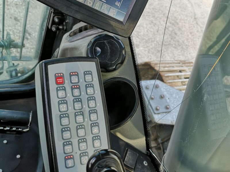 gąsienicowa Liebherr R922 LC Pełna Opcja 2019 Rok Produkcji Szybkozłącze Serwisowana! Jeden Właściciel! Silnik 150 KM Bez Adblue! Masa Własna 23900 KG!