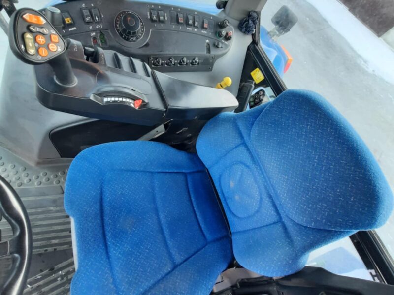 New Holland T7510