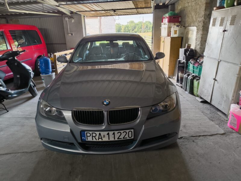 BMW E90 2005