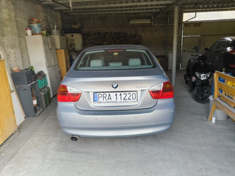 BMW E90 2005
