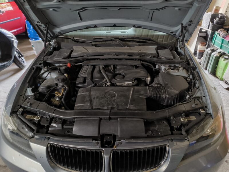 BMW E90 2005