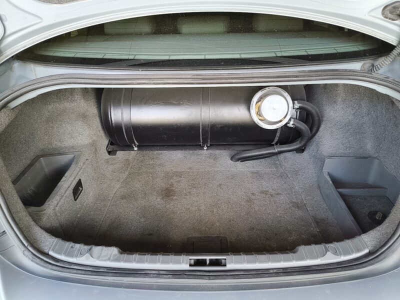 BMW E90 2005