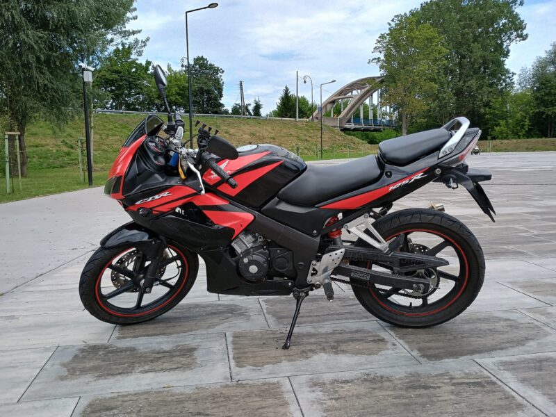 Honda CBR 125r jc39