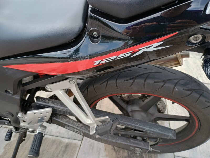 Honda CBR 125r jc39