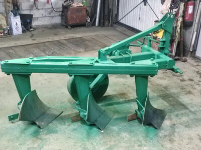 Pług 3 skibowy+ kultywator