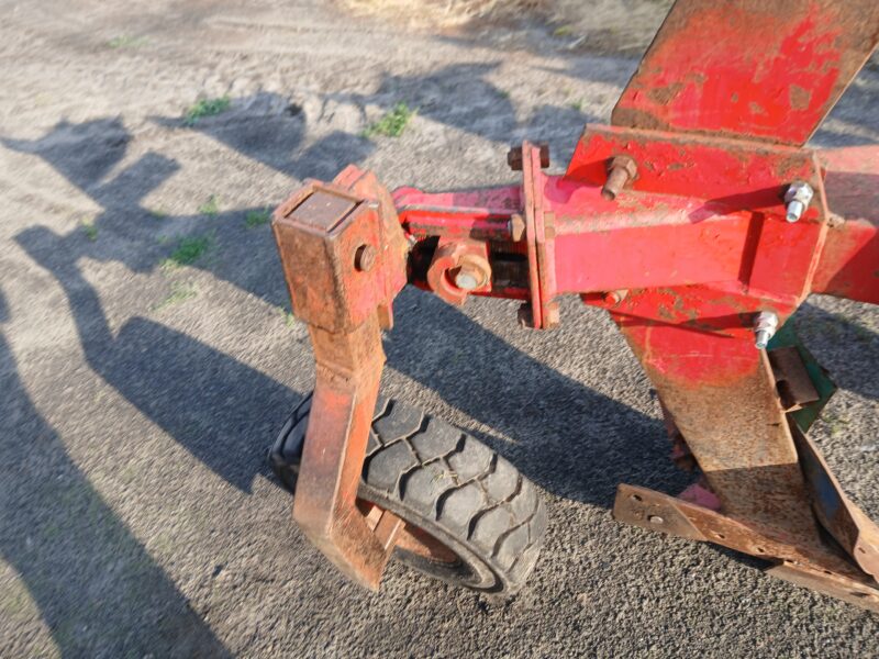 Pług obrotowy Naud 4 4+1 5 skib