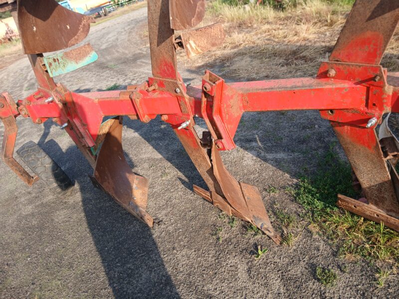 Pług obrotowy Naud 4 4+1 5 skib