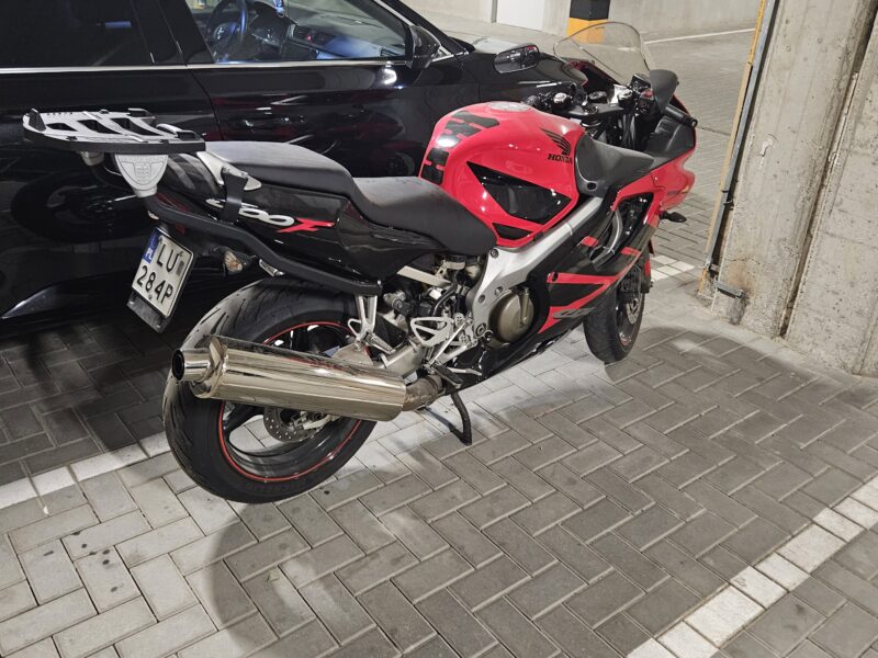 Honda cbr f4i
