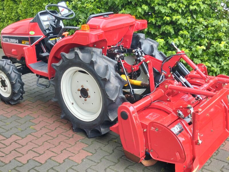 Traktorek 4x4 jak nowy Mitsubishi 20 km jak yanmar Kubota glebogryzarka John tur