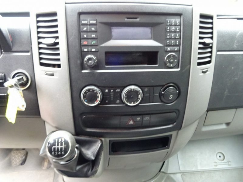 Volkswagen CRAFTER 2.0TDI 163KM 3 stronna wywrotka aluminiowa, 3 osobowa Volkswagen Crafter 2,0 TDI 163 km 3 stronna wywrotka Sprowadzona
