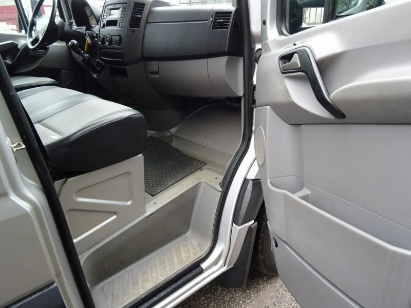 Volkswagen CRAFTER 2.0TDI 163KM 3 stronna wywrotka aluminiowa, 3 osobowa Volkswagen Crafter 2,0 TDI 163 km 3 stronna wywrotka Sprowadzona