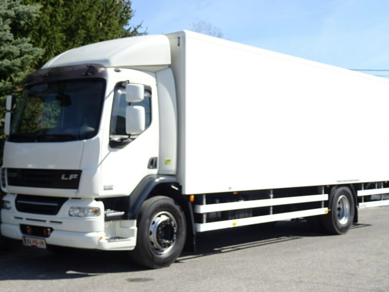 DAF LF 55.220 Euro 5 Kontener 20palet winda sprowadzony DAf LF 55.220 Euro 5 kontener 20 palet duża winda klapa Piękny, sprow