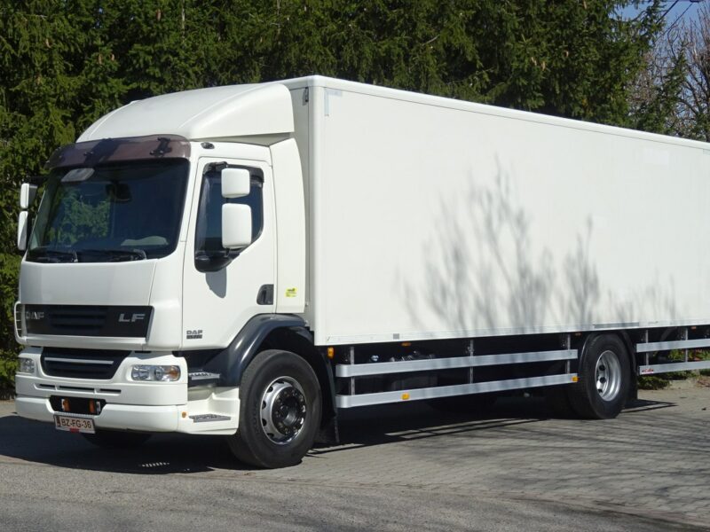 DAF LF 55.220 Euro 5 Kontener 20palet winda sprowadzony DAf LF 55.220 Euro 5 kontener 20 palet duża winda klapa Piękny, sprow