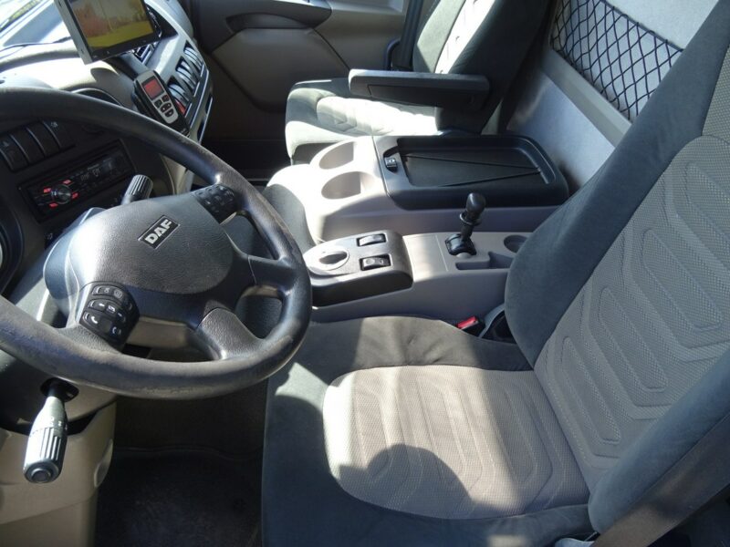 DAF LF 55.220 Euro 5 Kontener 20palet winda sprowadzony DAf LF 55.220 Euro 5 kontener 20 palet duża winda klapa Piękny, sprow