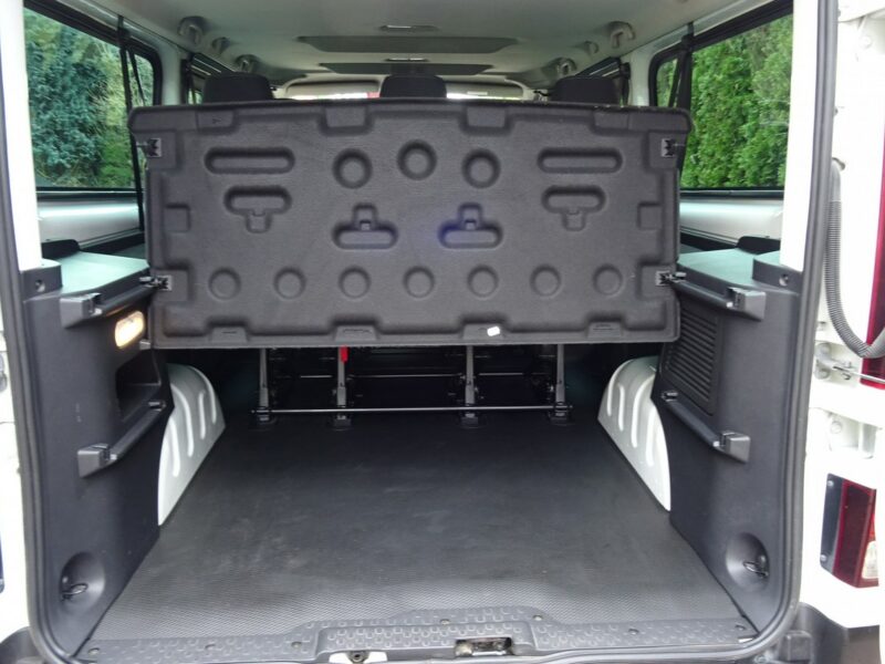 Renault TRAFIC L2H1 2.0dci 150km,9 osobowy Tylko 134000km! jak nowy ! Renault Trafic L2H1 tylko 134tys.km! 2.0dci AUTOMAT, 150Km, Sprowadzon