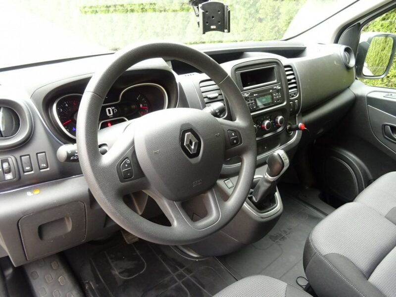Renault TRAFIC L2H1 2.0dci 150km,9 osobowy Tylko 134000km! jak nowy ! Renault Trafic L2H1 tylko 134tys.km! 2.0dci AUTOMAT, 150Km, Sprowadzon