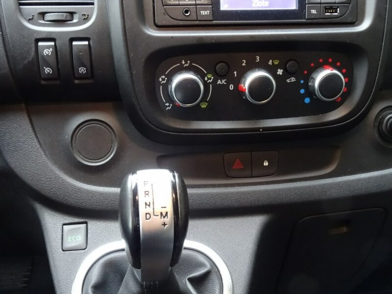 Renault TRAFIC L2H1 2.0dci 150km,9 osobowy Tylko 134000km! jak nowy ! Renault Trafic L2H1 tylko 134tys.km! 2.0dci AUTOMAT, 150Km, Sprowadzon