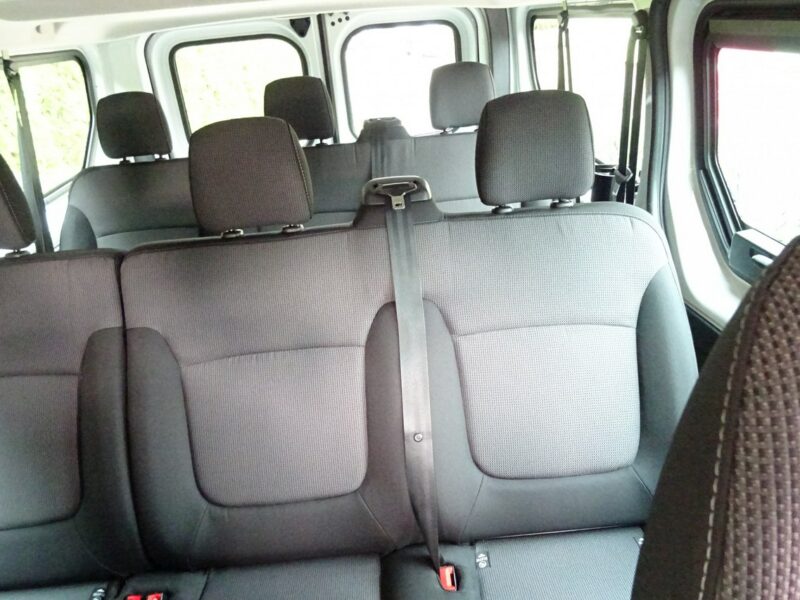 Renault TRAFIC L2H1 2.0dci 150km,9 osobowy Tylko 134000km! jak nowy ! Renault Trafic L2H1 tylko 134tys.km! 2.0dci AUTOMAT, 150Km, Sprowadzon