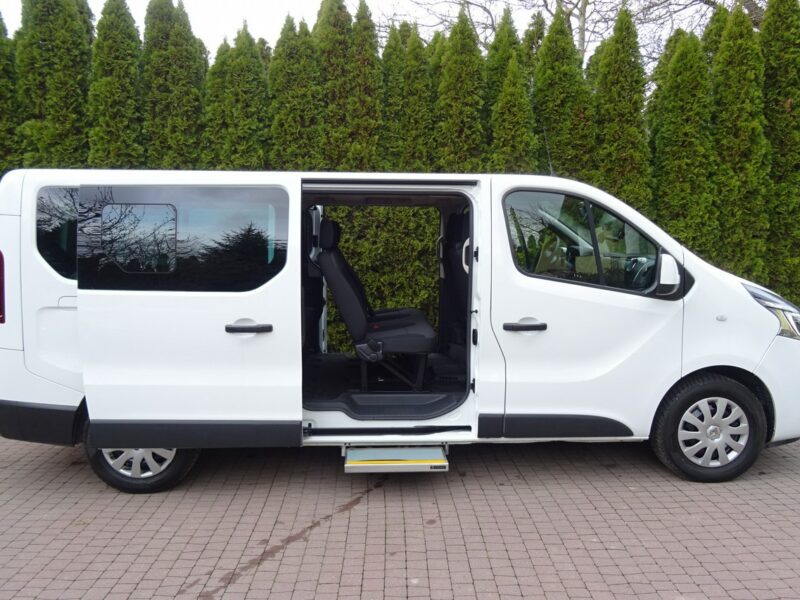 Renault TRAFIC L2H1 2.0dci 150km,9 osobowy Tylko 134000km! jak nowy ! Renault Trafic L2H1 tylko 134tys.km! 2.0dci AUTOMAT, 150Km, Sprowadzon