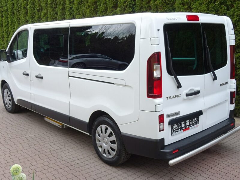 Renault TRAFIC L2H1 2.0dci 150km,9 osobowy Tylko 134000km! jak nowy ! Renault Trafic L2H1 tylko 134tys.km! 2.0dci AUTOMAT, 150Km, Sprowadzon