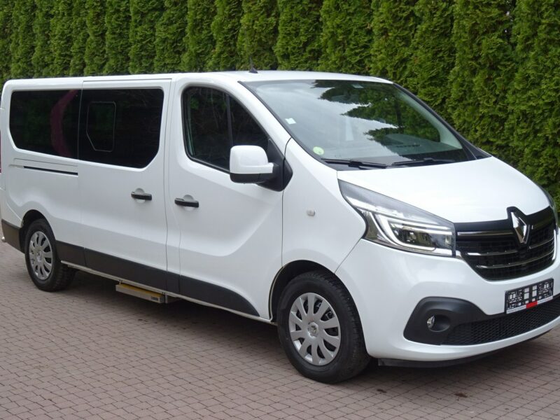 Renault TRAFIC L2H1 2.0dci 150km,9 osobowy Tylko 134000km! jak nowy ! Renault Trafic L2H1 tylko 134tys.km! 2.0dci AUTOMAT, 150Km, Sprowadzon