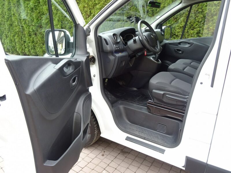 Renault TRAFIC L2H1 2.0dci 150km,9 osobowy Tylko 134000km! jak nowy ! Renault Trafic L2H1 tylko 134tys.km! 2.0dci AUTOMAT, 150Km, Sprowadzon