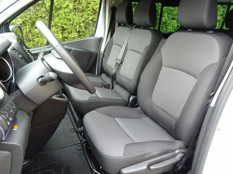 Renault TRAFIC L2H1 2.0dci 150km,9 osobowy Tylko 134000km! jak nowy ! Renault Trafic L2H1 tylko 134tys.km! 2.0dci AUTOMAT, 150Km, Sprowadzon