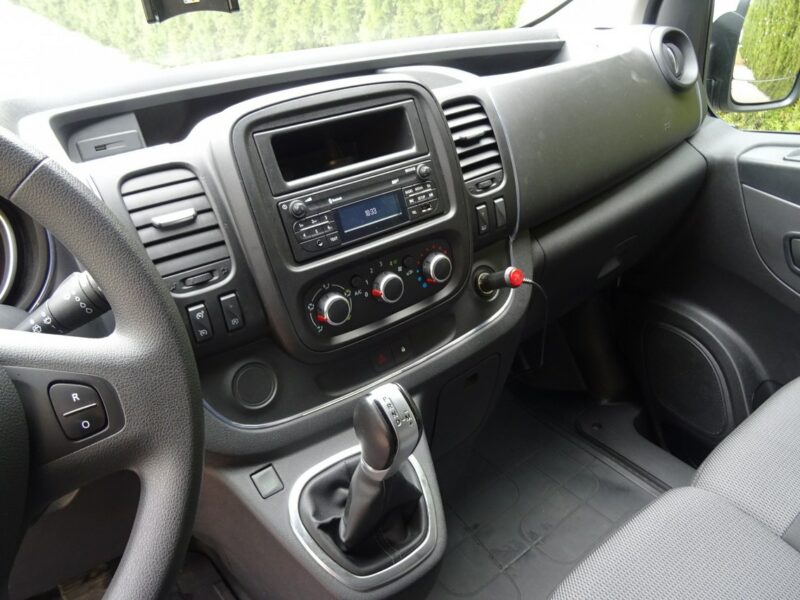 Renault TRAFIC L2H1 2.0dci 150km,9 osobowy Tylko 134000km! jak nowy ! Renault Trafic L2H1 tylko 134tys.km! 2.0dci AUTOMAT, 150Km, Sprowadzon
