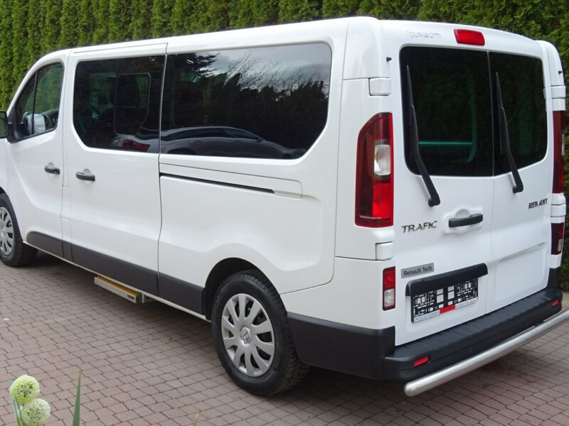 Renault TRAFIC L2H1 2.0dci 150km,9 osobowy Tylko 134000km! jak nowy ! Renault Trafic L2H1 tylko 134tys.km! 2.0dci AUTOMAT, 150Km, Sprowadzon