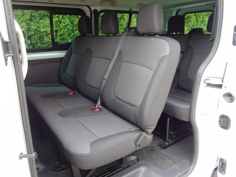 Renault TRAFIC L2H1 2.0dci 150km,9 osobowy Tylko 134000km! jak nowy ! Renault Trafic L2H1 tylko 134tys.km! 2.0dci AUTOMAT, 150Km, Sprowadzon