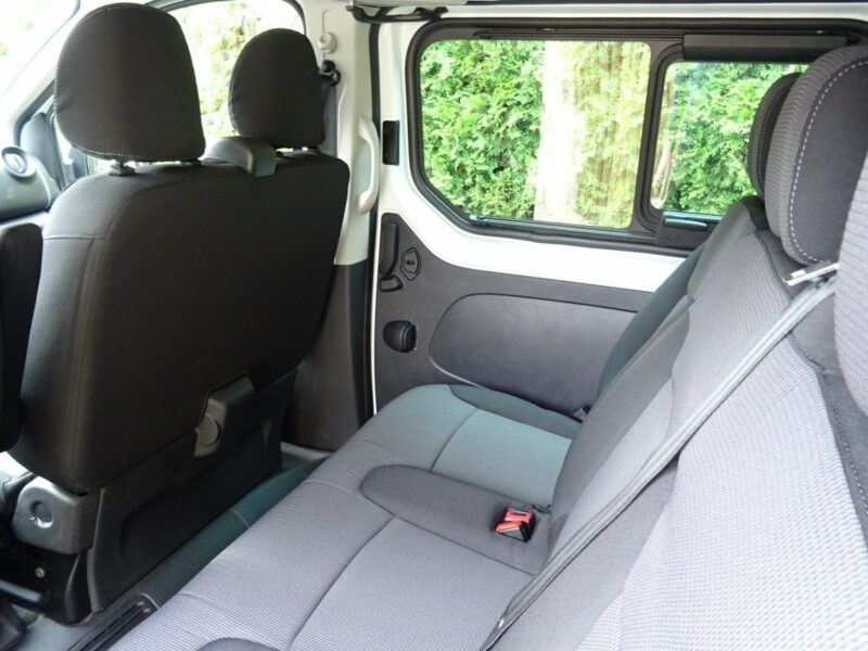 Renault TRAFIC L2H1 2.0dci 150km,9 osobowy Tylko 134000km! jak nowy ! Renault Trafic L2H1 tylko 134tys.km! 2.0dci AUTOMAT, 150Km, Sprowadzon