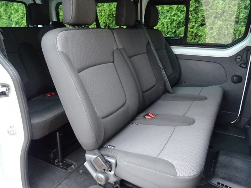 Renault TRAFIC L2H1 2.0dci 150km,9 osobowy Tylko 134000km! jak nowy ! Renault Trafic L2H1 tylko 134tys.km! 2.0dci AUTOMAT, 150Km, Sprowadzon