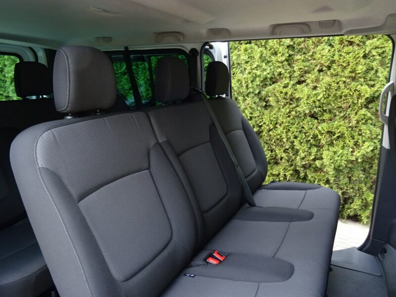 Renault TRAFIC L2H1 2.0dci 150km,9 osobowy Tylko 134000km! jak nowy ! Renault Trafic L2H1 tylko 134tys.km! 2.0dci AUTOMAT, 150Km, Sprowadzon