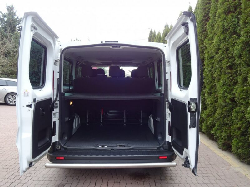 Renault TRAFIC L2H1 2.0dci 150km,9 osobowy Tylko 134000km! jak nowy ! Renault Trafic L2H1 tylko 134tys.km! 2.0dci AUTOMAT, 150Km, Sprowadzon