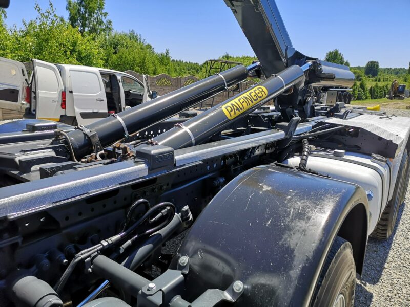 Mercedes Arocs 3251 Hakowiec 8x4 Palfinger Manual Euro 6 Niski Przebieg! Na Resorach! Wzmacniania Rama! Zawieszenie Budowlane! Aktualne Dozory!