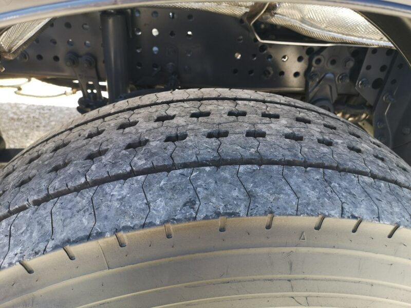 Mercedes Arocs 3251 Hakowiec 8x4 Palfinger Manual Euro 6 Niski Przebieg! Na Resorach! Wzmacniania Rama! Zawieszenie Budowlane! Aktualne Dozory!