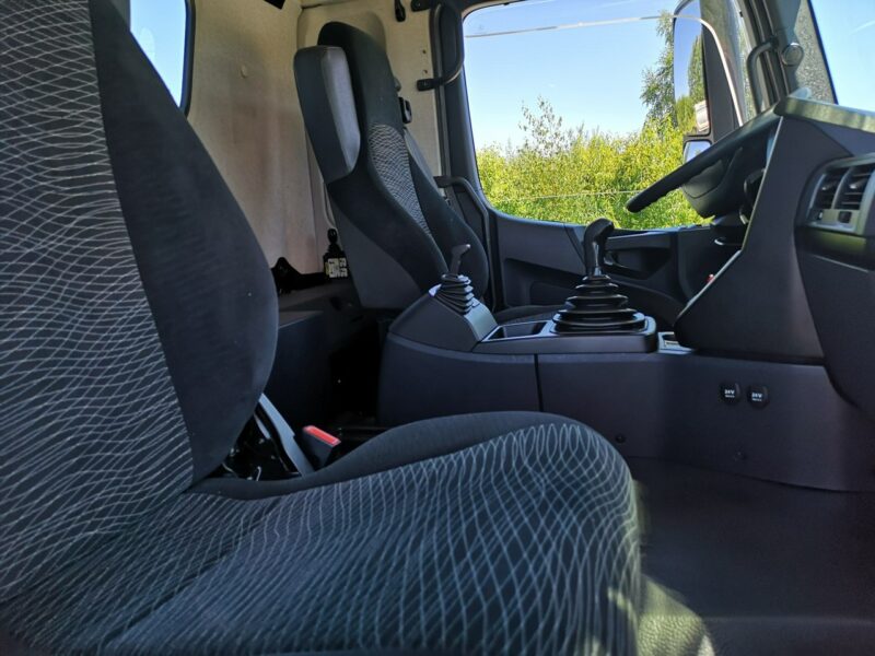 Mercedes Arocs 3251 Hakowiec 8x4 Palfinger Manual Euro 6 Niski Przebieg! Na Resorach! Wzmacniania Rama! Zawieszenie Budowlane! Aktualne Dozory!