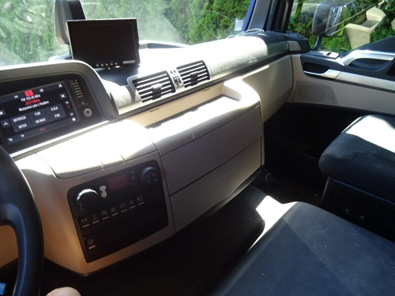 MAN TGL 12.220 Euro 6 Kontener 19 pal winda ocynk tylko 429 tys.km! MAN TGL 12.220 Euro 6 kontener z windą Sprowadzony, poduszki klima