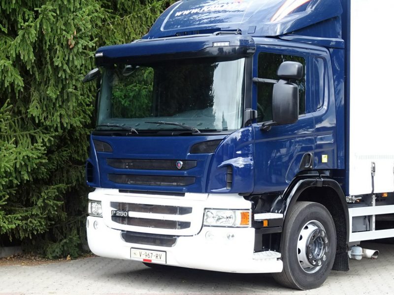 Scania P250 Euro 6 Firanka winda klapa poduszki sprowadzony Scania P 250 Euro 6 firanka winda klapa przebieg udokumentowany Sprowa